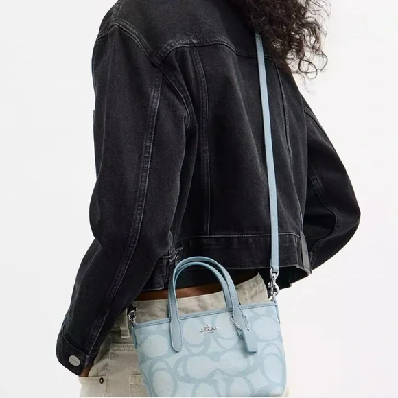 NWT！COACH City Mini Tote Bag In Sketch Signature Canvas（COACH CBM64）